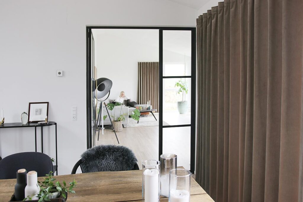 Gartex brune velourgardiner